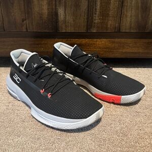 Under Armour SC Curry 3ZERO III - Men’s Size 12.5